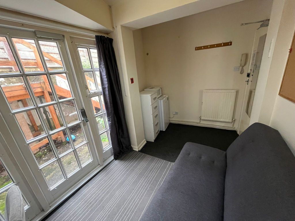 Property photo 2 of 21