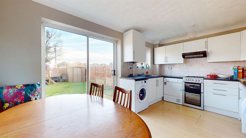 Property photo 2 of 10 02112026_235110.Jpg