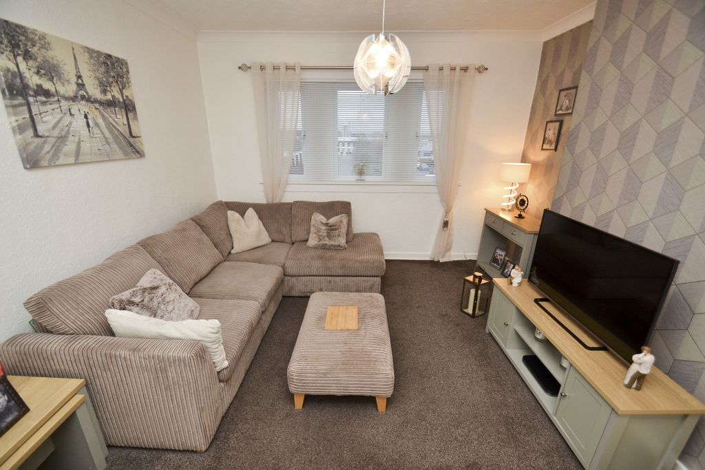 Property photo 3 of 18 4837435