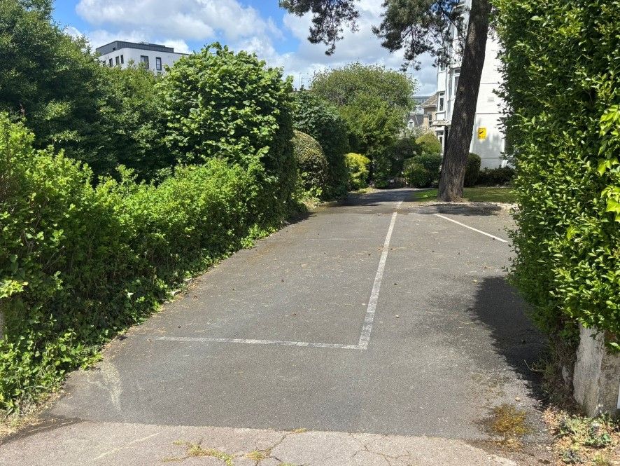 Property photo 1 of 2