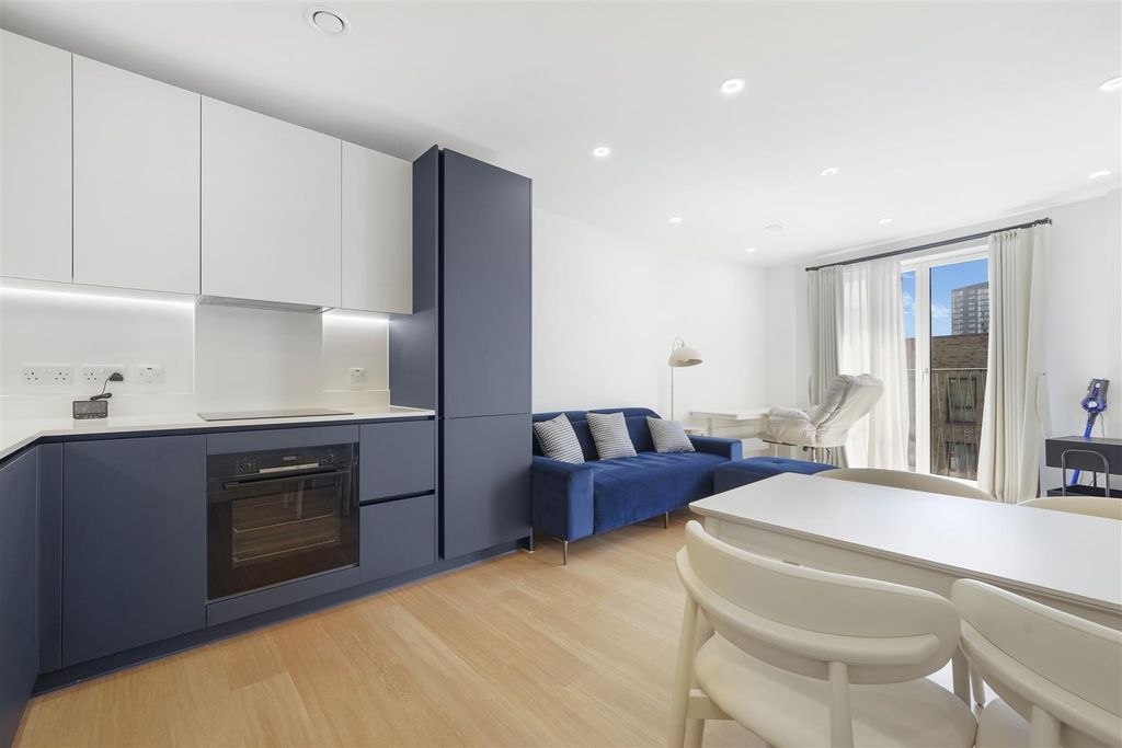 Property photo 1 of 15 27 Chadwick Building, 24 Penny Brookes Street - Rs
