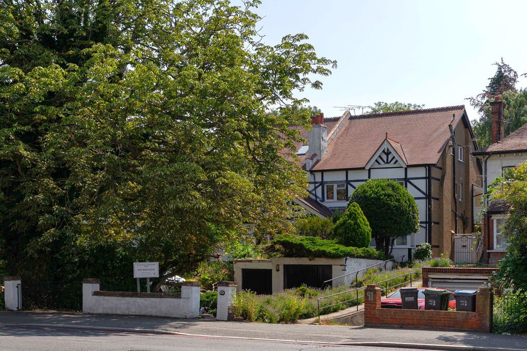 Property photo 1 of 18 External
