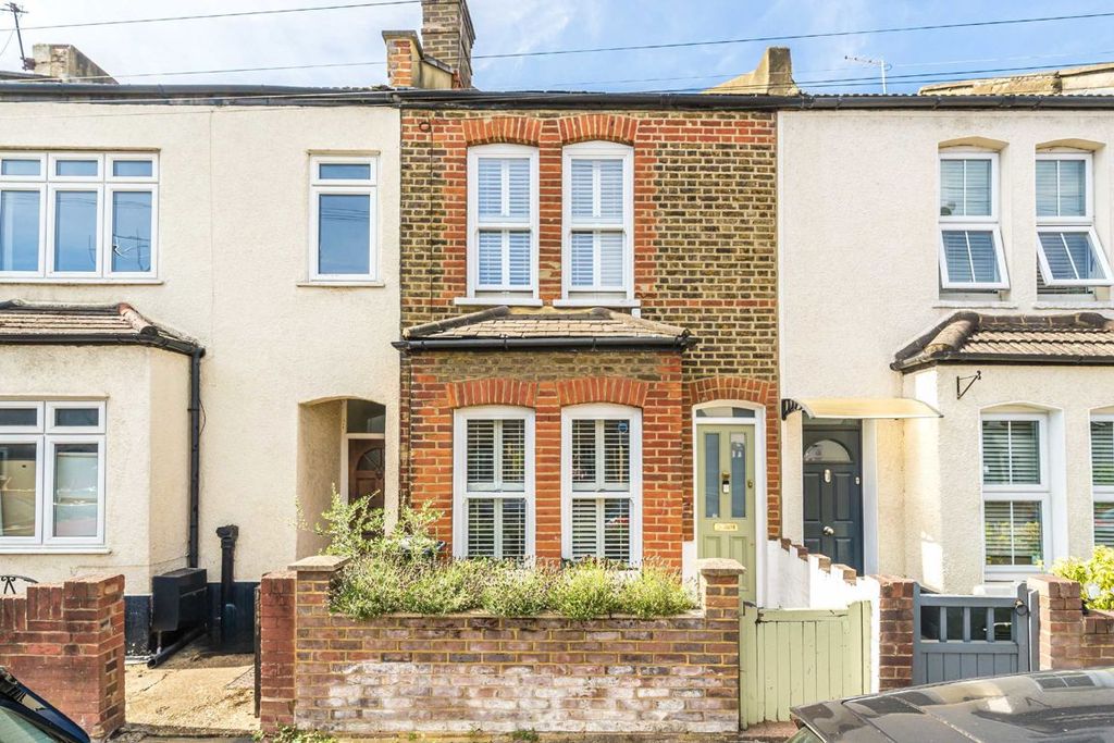 Property photo 1 of 8