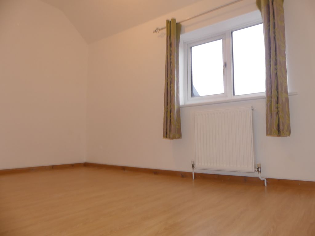 Property photo 3 of 8 Photo 7