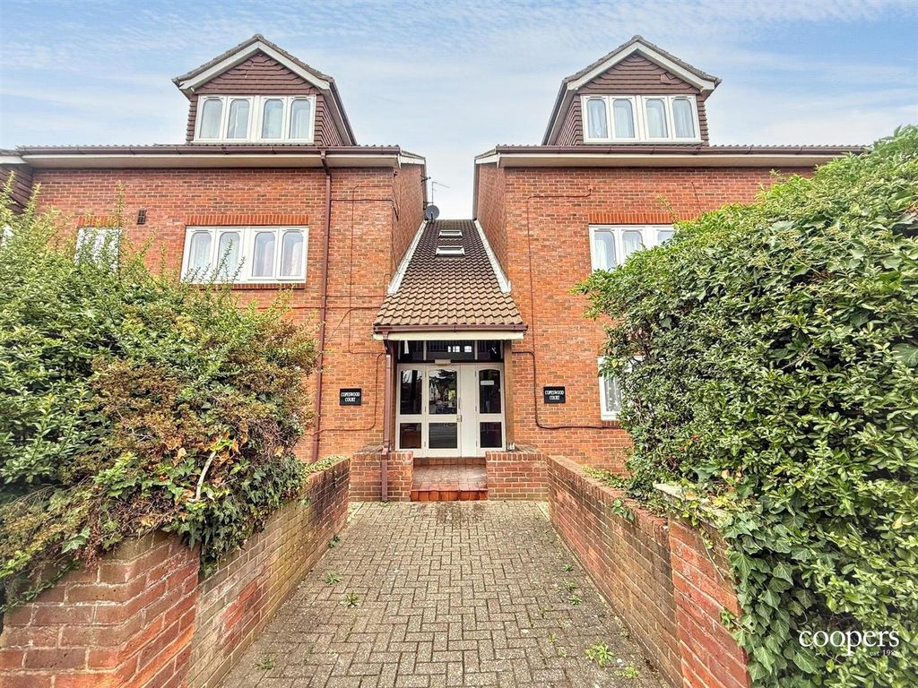 Property photo 1 of 8 External