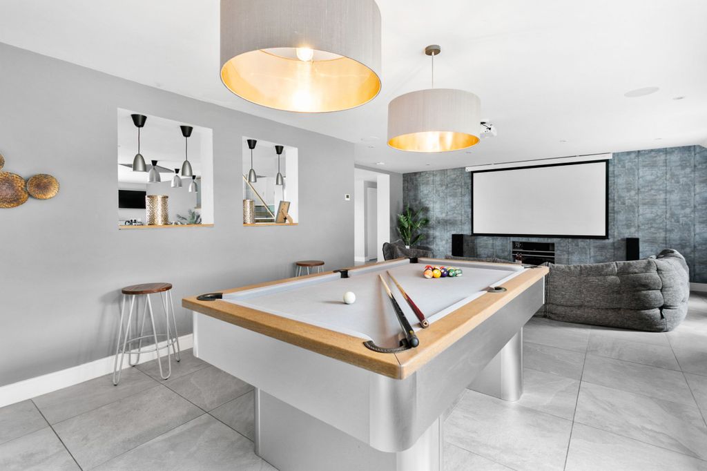 Property photo 3 of 52