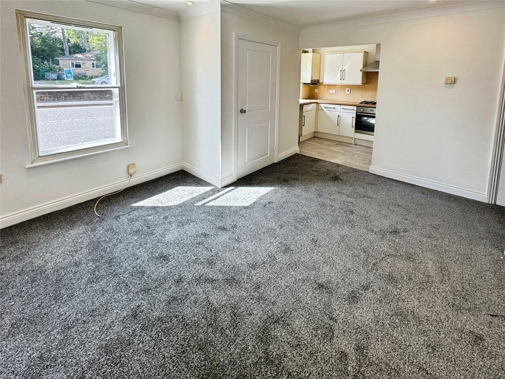Property photo 3 of 8 Picture No. 14