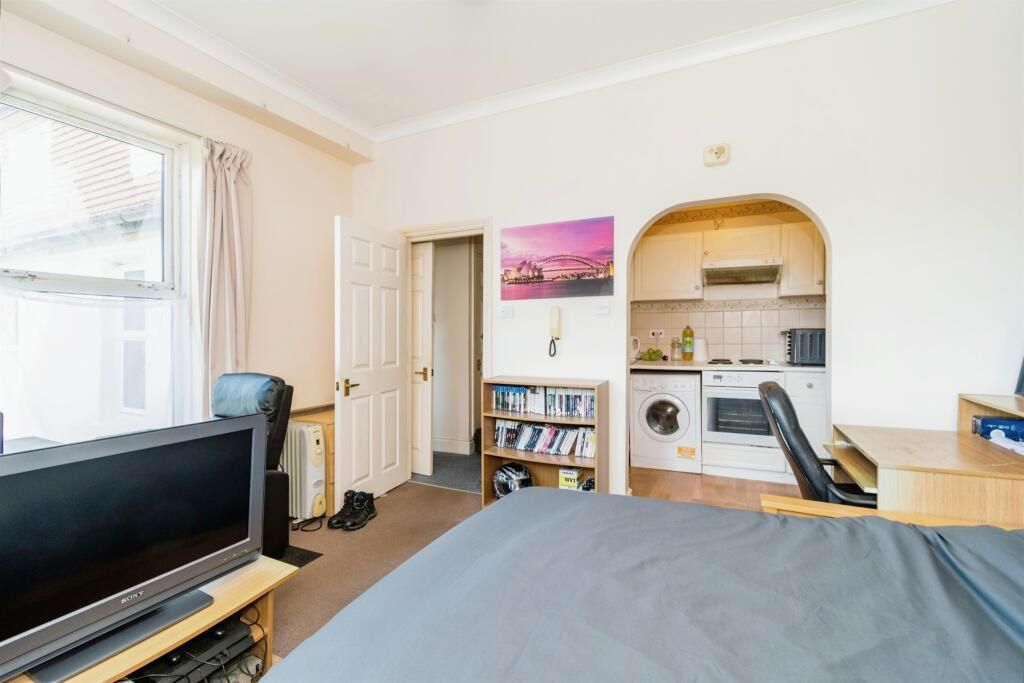 Property photo 3 of 12