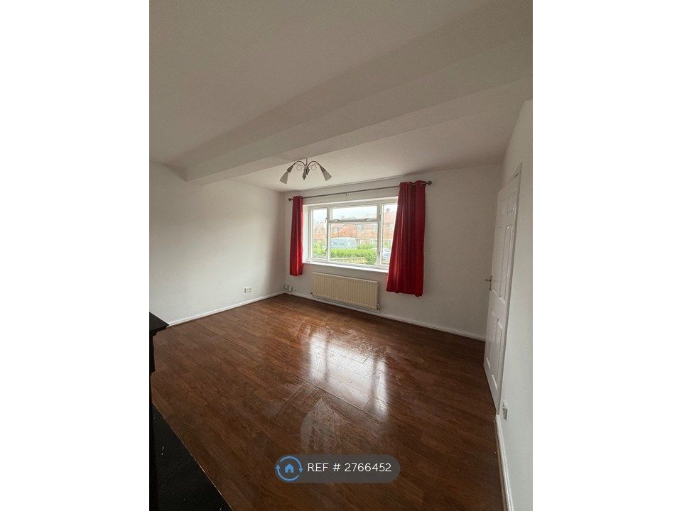 Property photo 3 of 10 Lounge
