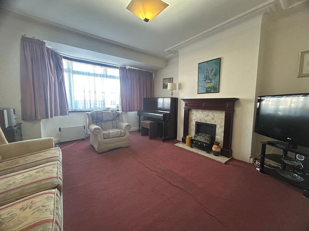 Property photo 2 of 15 Img_3374