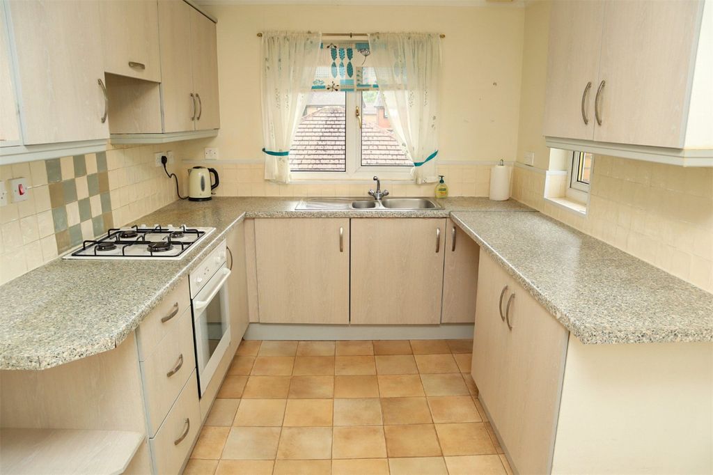 Property photo 2 of 12 Kitchen