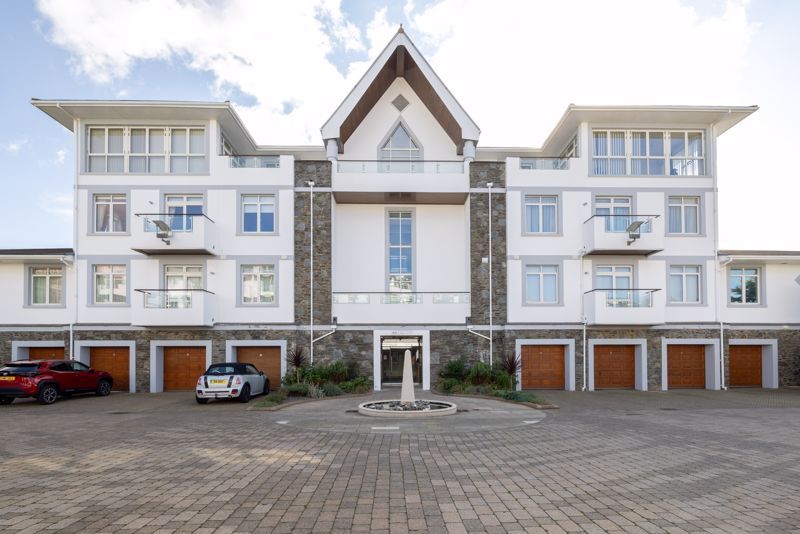 Property photo 3 of 42 34 Majestic Apartments