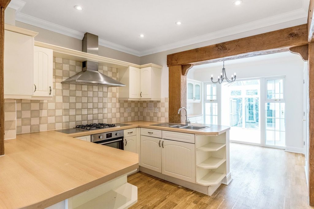 Property photo 3 of 17