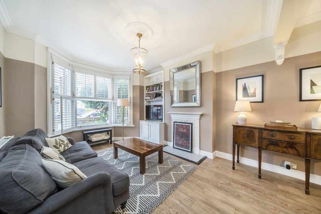 Property photo 3 of 12