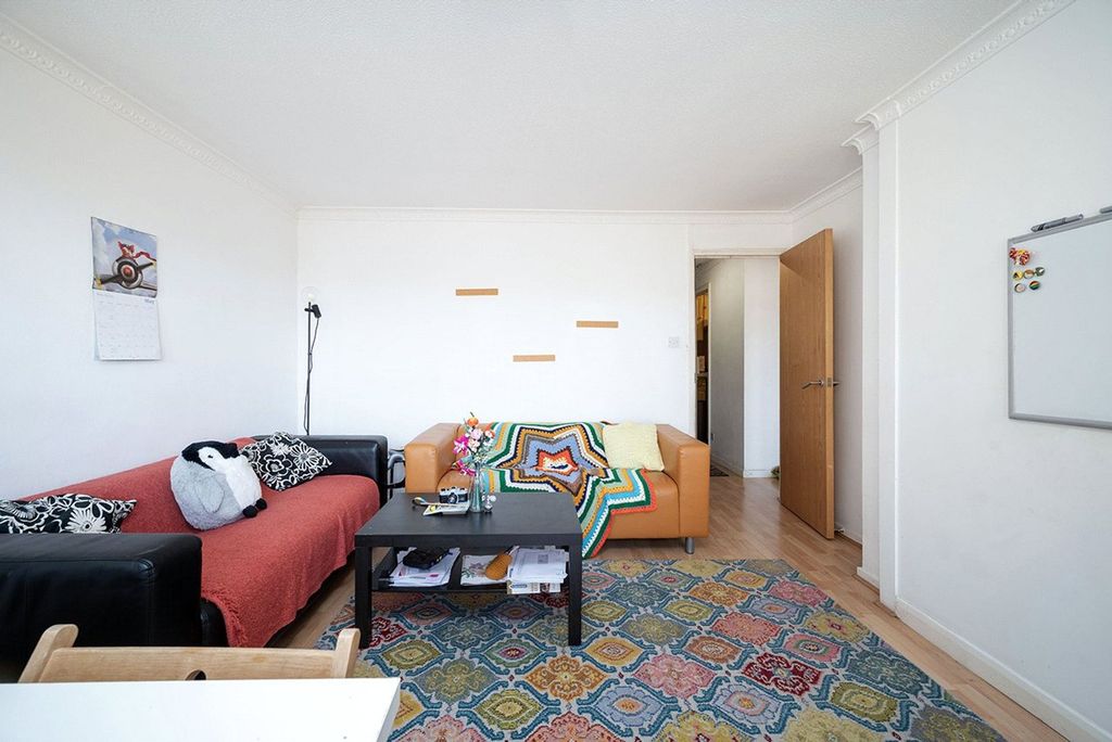 Property photo 3 of 15 Southfleet Nw5