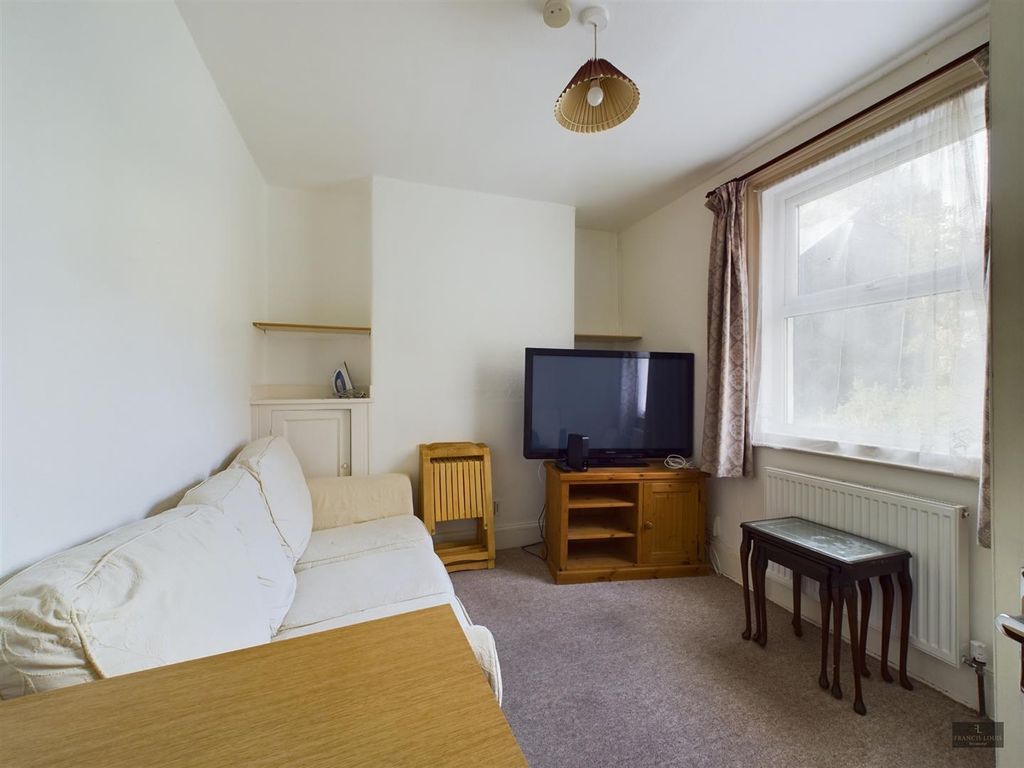 Property photo 3 of 9 Cam01856G0-Pr0127-Still002.Jpg