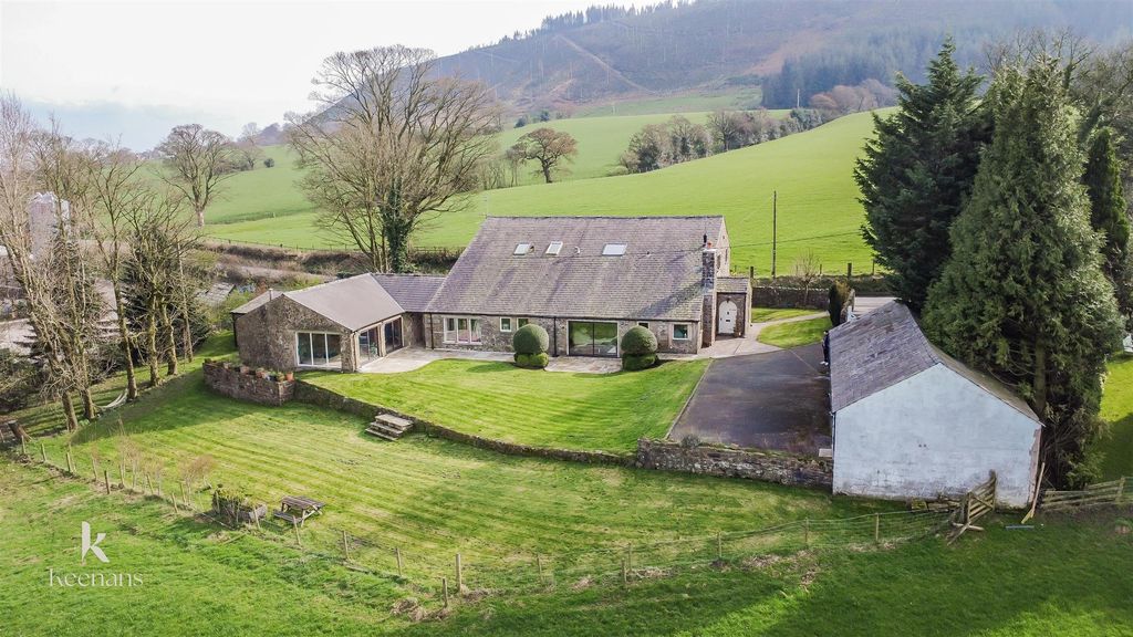 Property photo 3 of 44