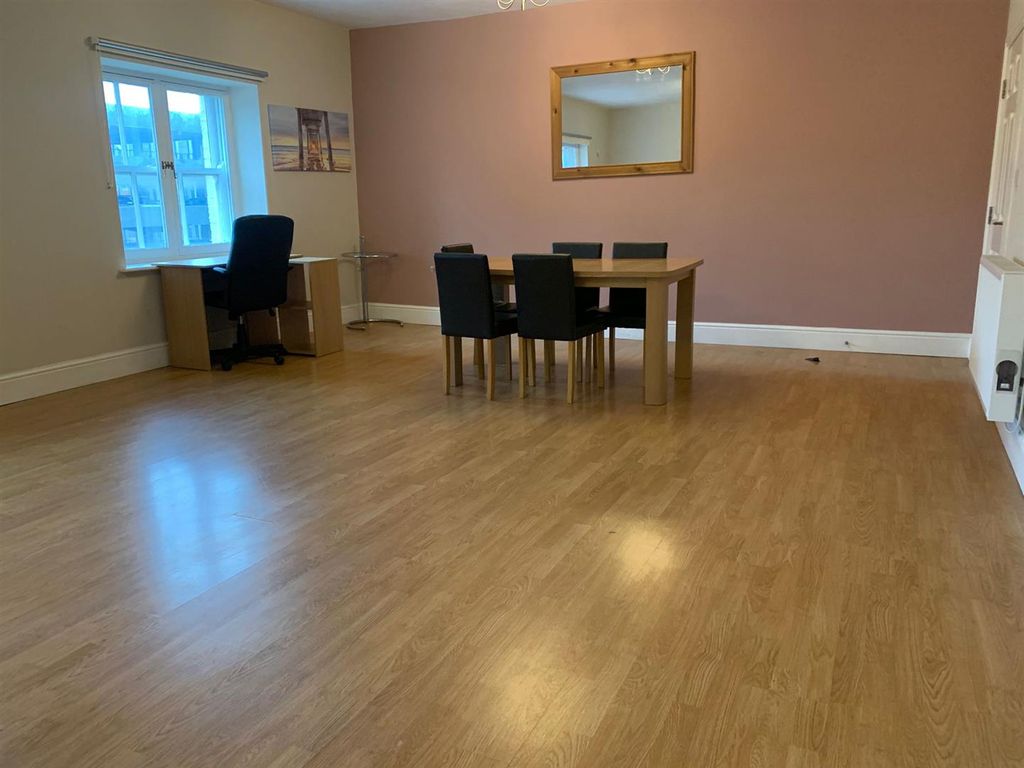 Property photo 3 of 9 Photo-2025-12-03-11-16-17_4.Jpg