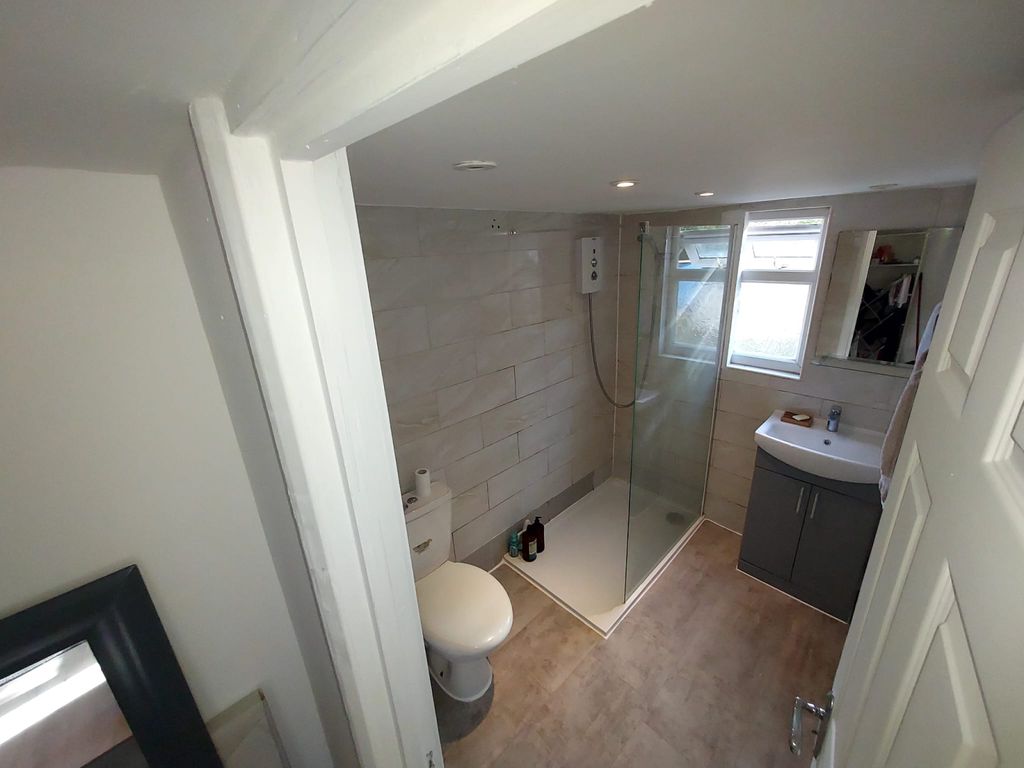Property photo 3 of 9 Gallery