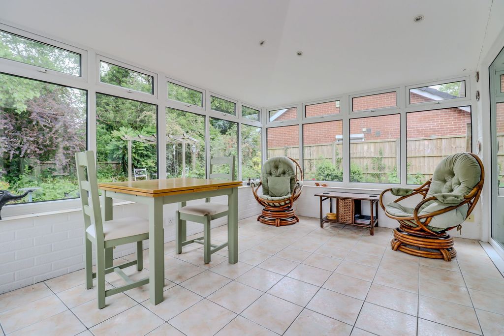 Property photo 2 of 32