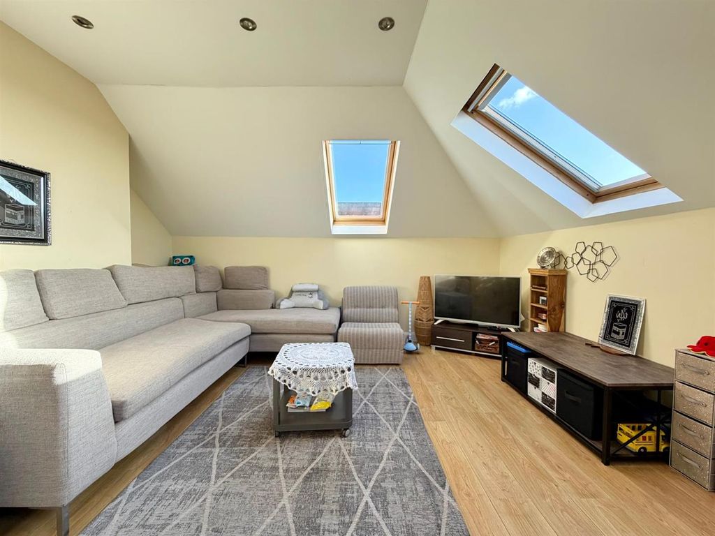 Property photo 2 of 10 Photo-2025-11-17-15-15-36.Jpg