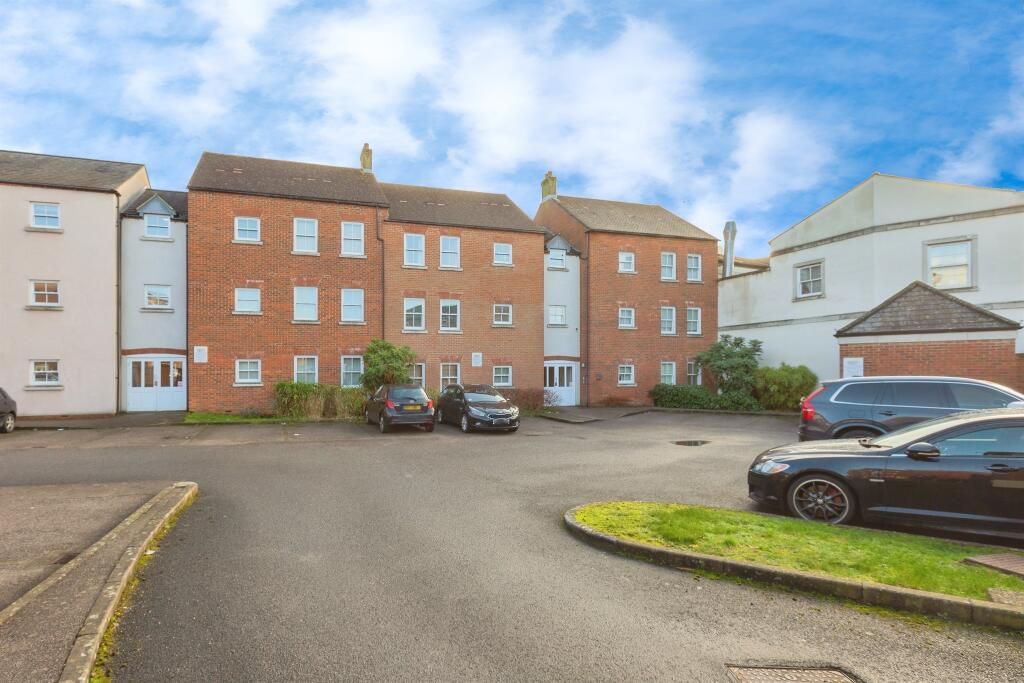 Property photo 1 of 12