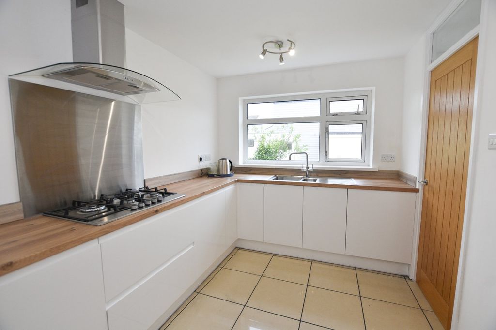 Property photo 2 of 17 Kitchen/Diner
