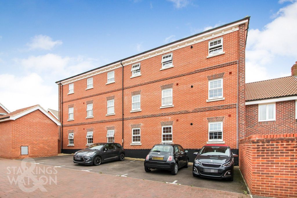 Property photo 1 of 11