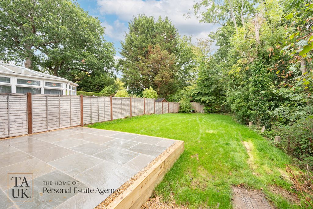 Property photo 3 of 28