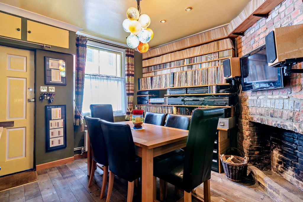 Property photo 3 of 12 Study