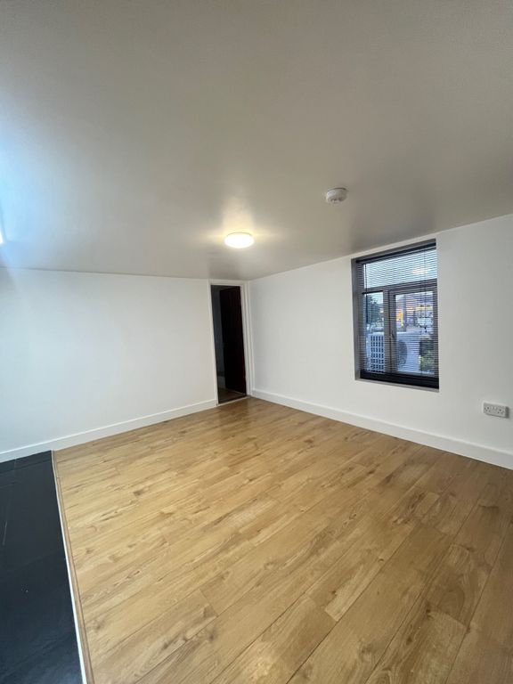 Property photo 2 of 9 1