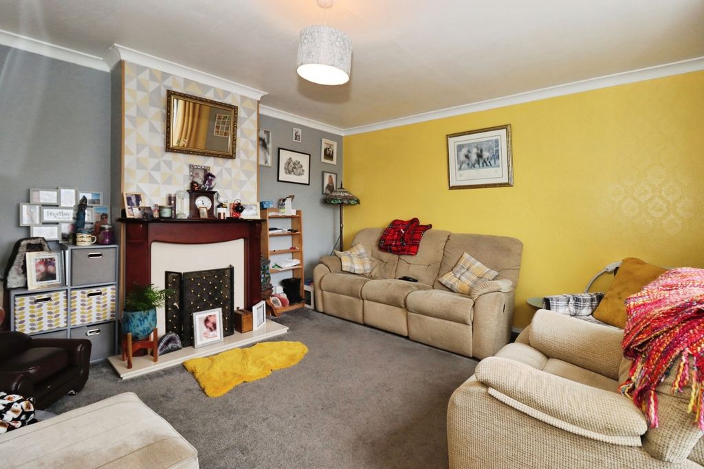 Property photo 3 of 17 Photo