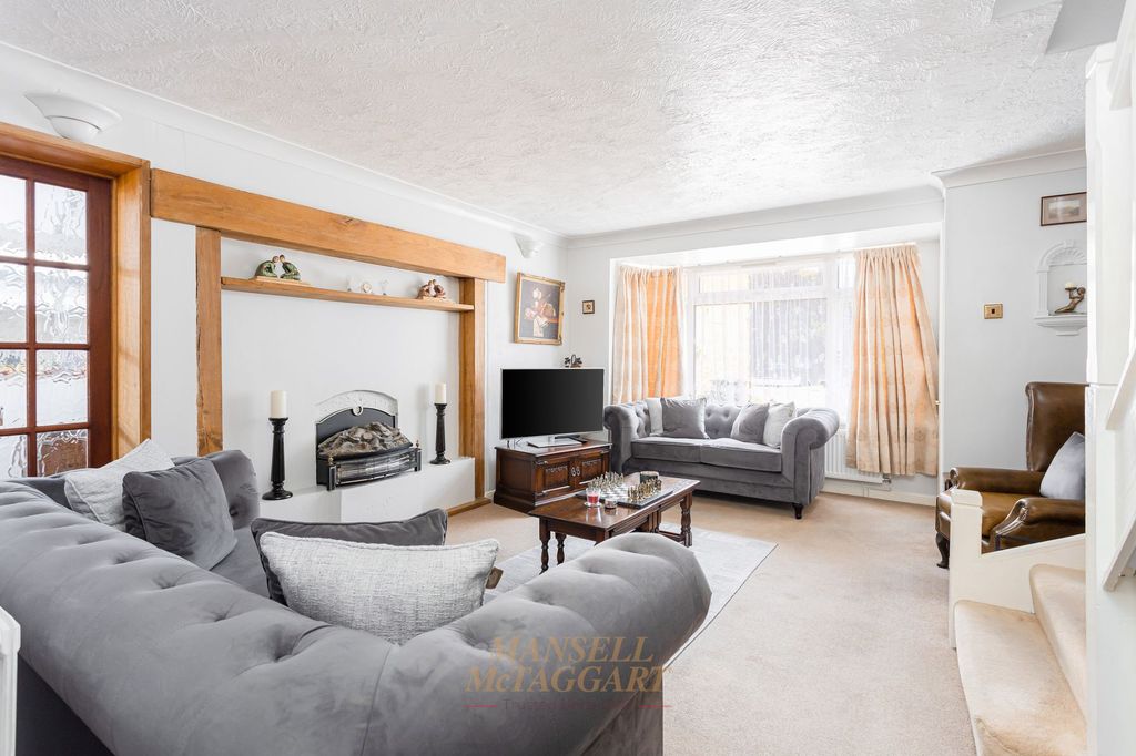 Property photo 2 of 19