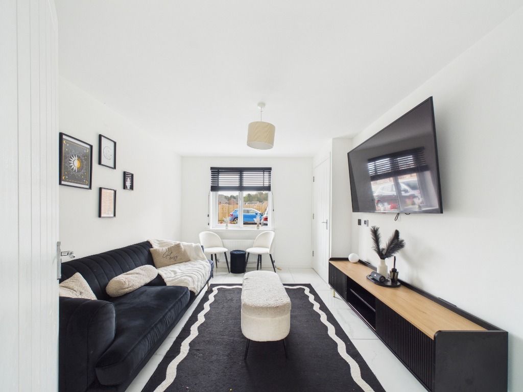 Property photo 2 of 21