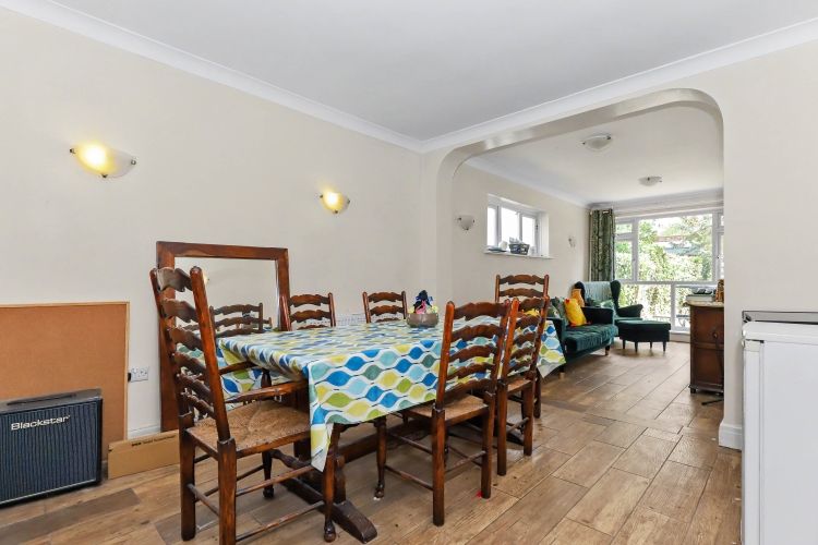 Property photo 2 of 14 333704