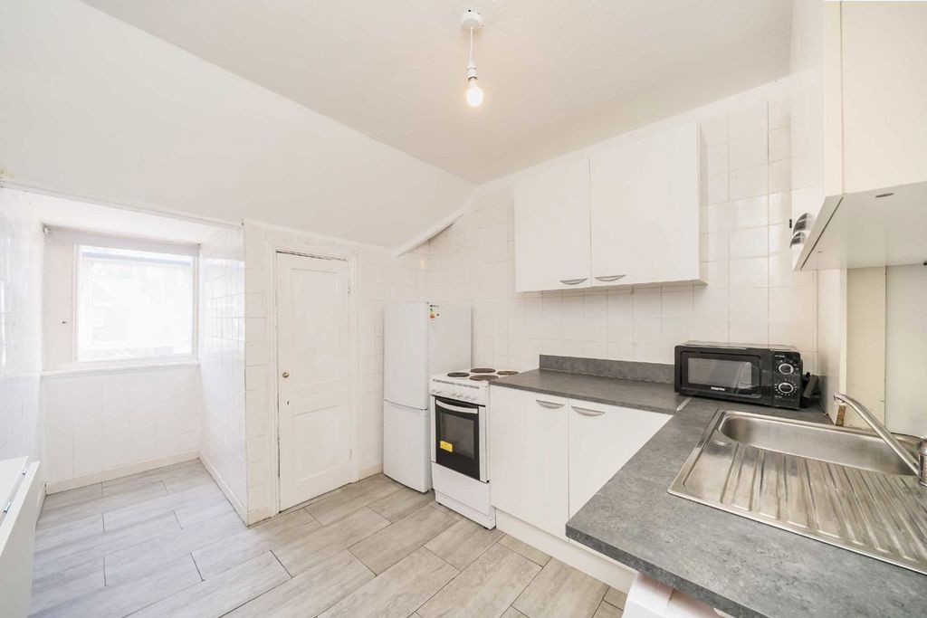 Property photo 1 of 4