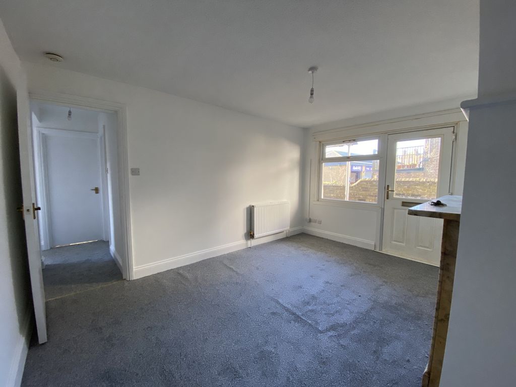 Property photo 3 of 10 Photo 3