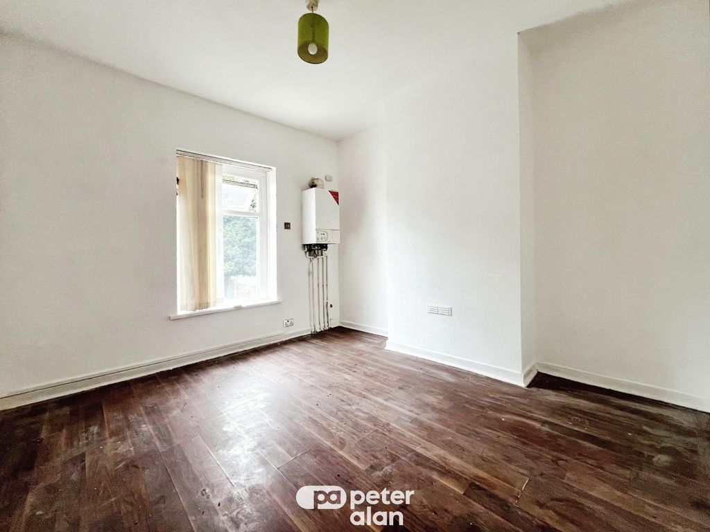 Property photo 1 of 8 Front