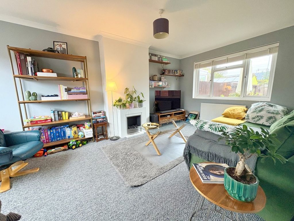 Property photo 2 of 18