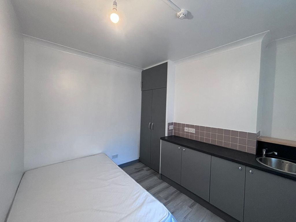 Property photo 3 of 7 177442E1-E645-4A8A-Ac3F-57Dbaac97c19