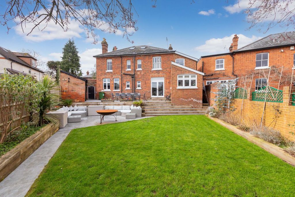 Property photo 2 of 25