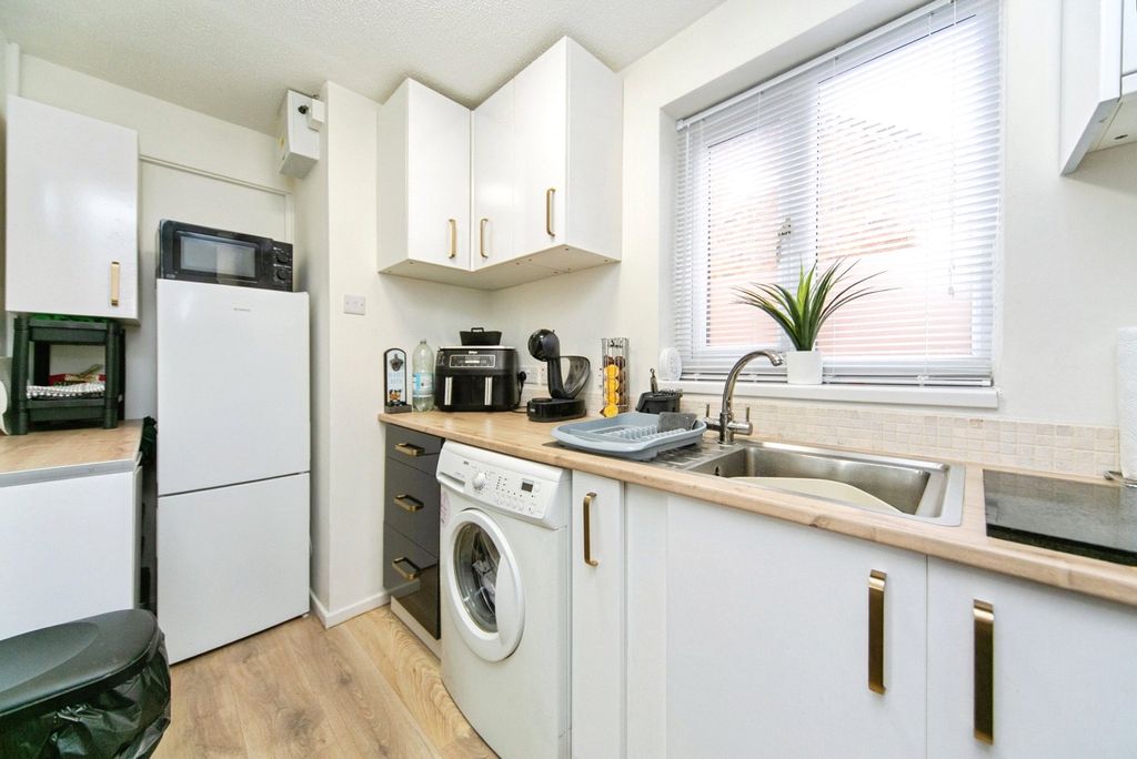 Property photo 3 of 10 Picture No. 05