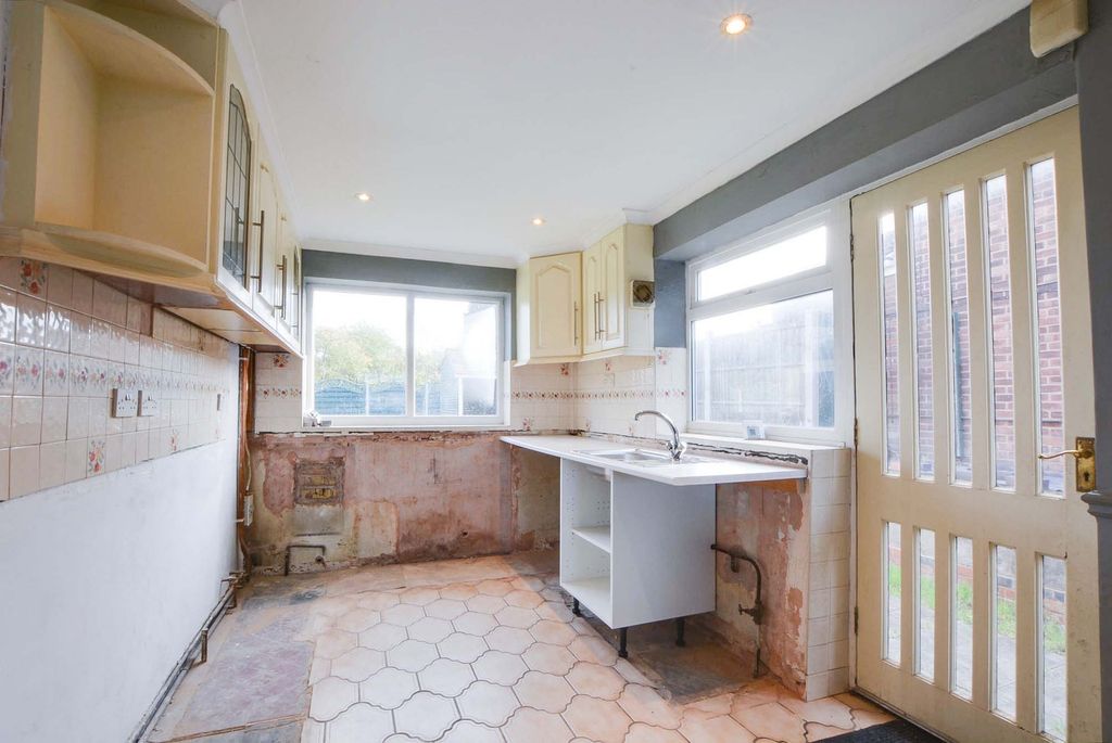 Property photo 3 of 25