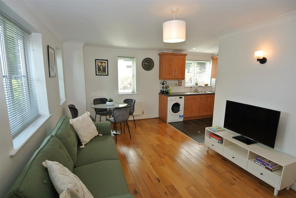 Property photo 3 of 16 Lounge Diner TV 2.Jpg