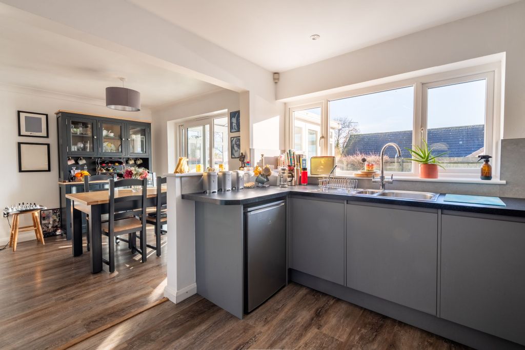 Property photo 3 of 24