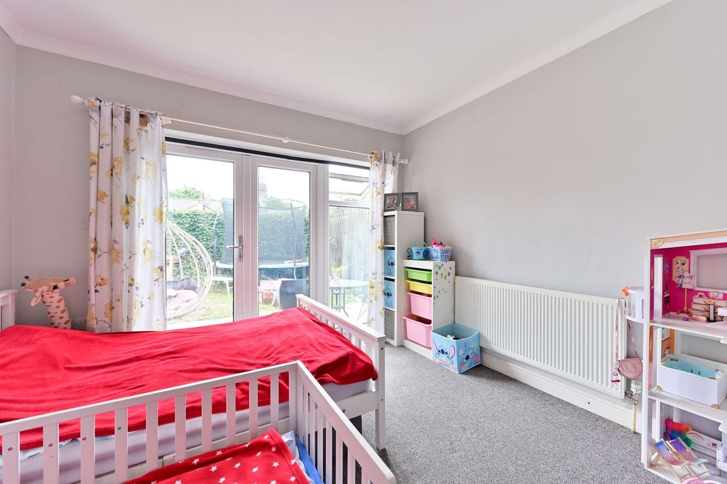 Property photo 3 of 5