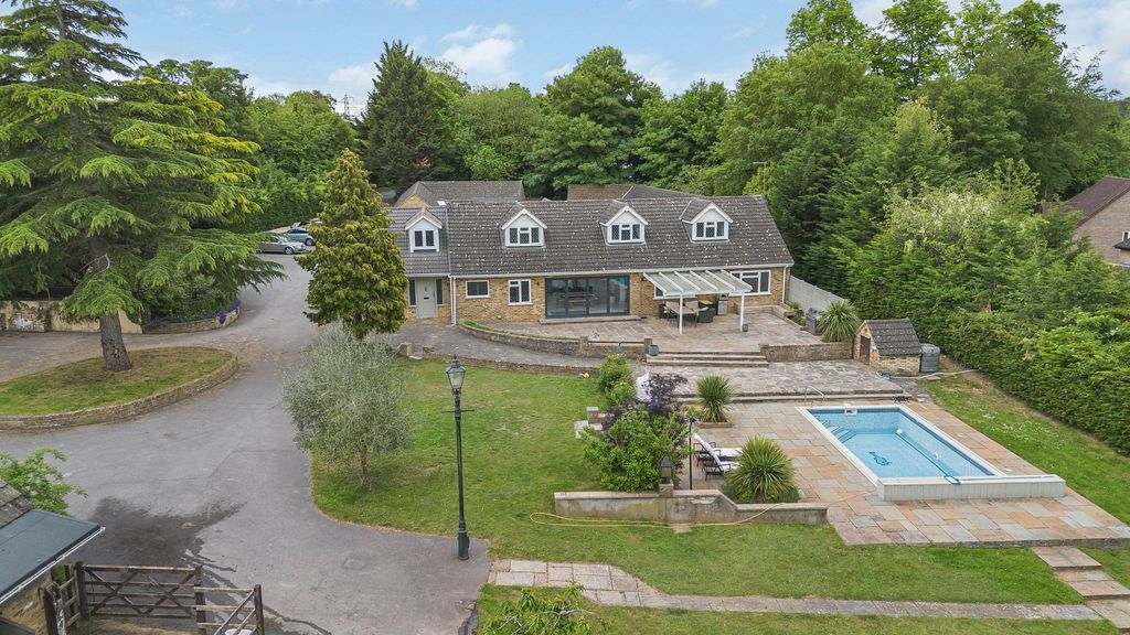 Property photo 1 of 34