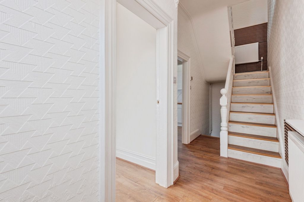 Property photo 2 of 16 Pbox-Img.Jpg
