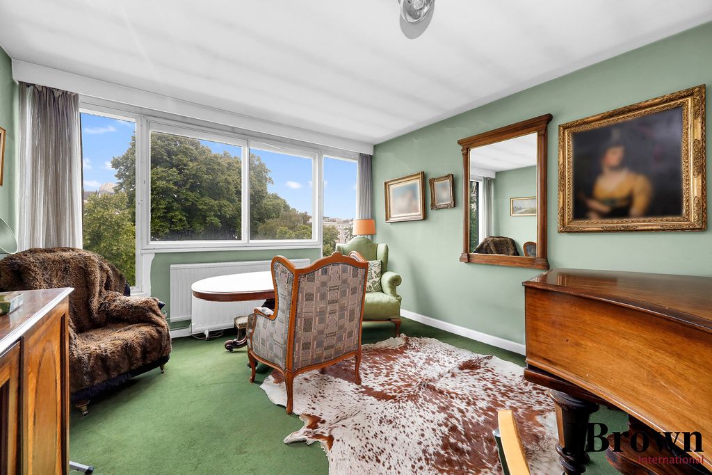 Property photo 3 of 12