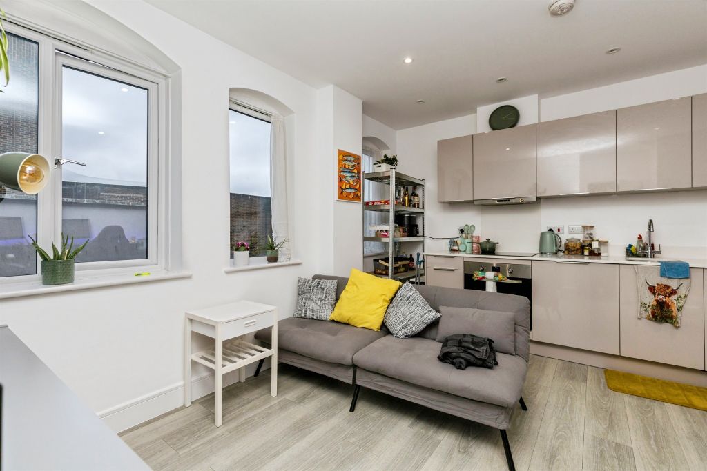 Property photo 3 of 13